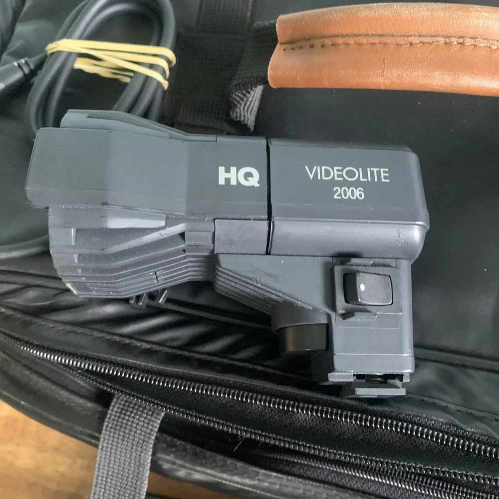 SONY CCD-V8AF /AFu Video8 8mm Video Camera Recorder With Accessories READ